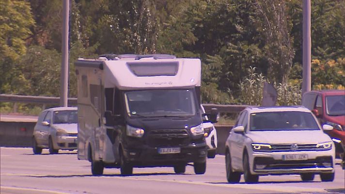 L'Informatiu - Primeres complicacions a l'AP-7 en una jornada marcada per l'eclipsi