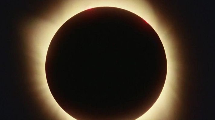 Noticias Andalucía - Coincide la realidad y la ficción: una cineasta granadina recrea un eclipse para su película 'Quien vio a los tiempos caer'