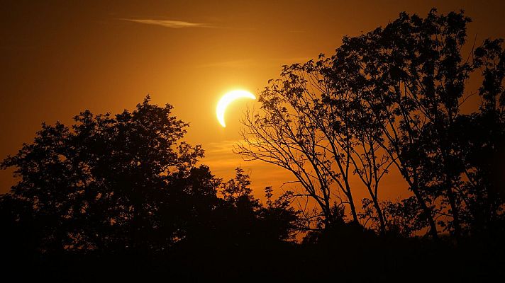 Especiales informativos - Totalidad del eclipse inclusivo: así ha sonado el momento de la ocultación