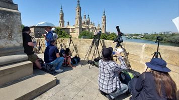 C�maras y telescopios: el equipaje de los apasionados de la astronom�a para ver el eclipse