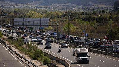 Empiezan los atascos en las vías de acceso para disfrutar del eclipse: se recomienda usar transporte público