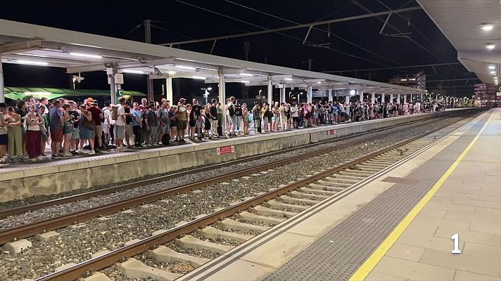 L'Informatiu - El col·lapse en la mobilitat marca la jornada de l'eclipsi