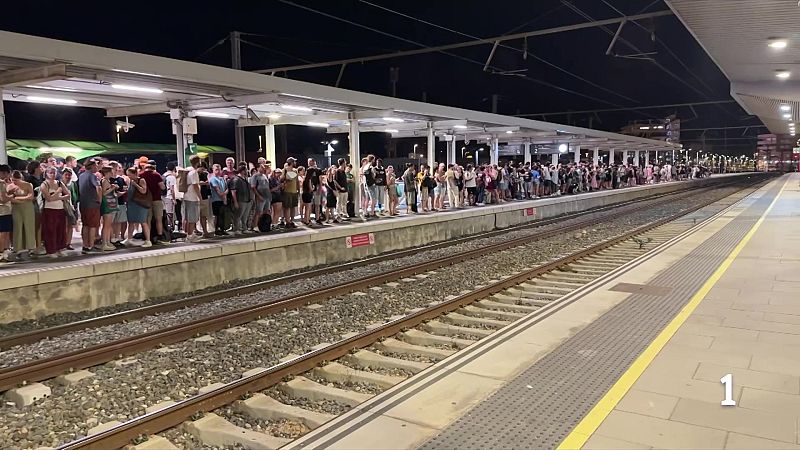 El col·lapse en la mobilitat marca la jornada de l'eclipsi