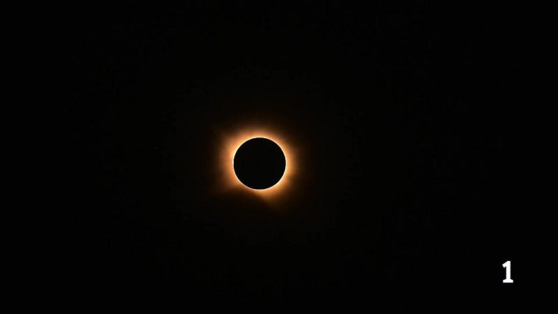 Què pot aprendre la ciència d'un eclipsi solar total?