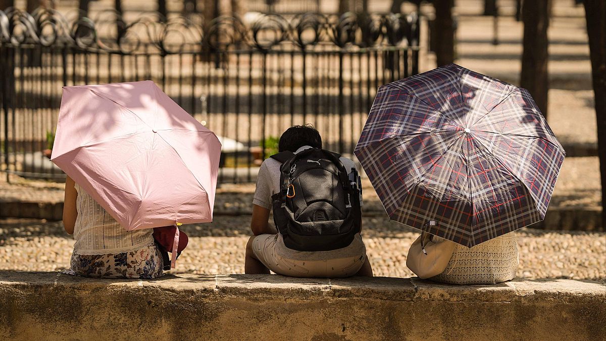 Llegan las tormentas al noreste peninsular y contin�a el calor extremo