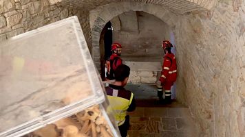 Rescatan los restos de los primeros reyes de Aragón por el incendio de Peña de Riglos en Huesca