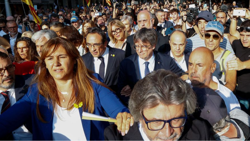 Los agostos en política: de adelantos electorales al regreso de Puigdemont - Telediario 2 | Ver