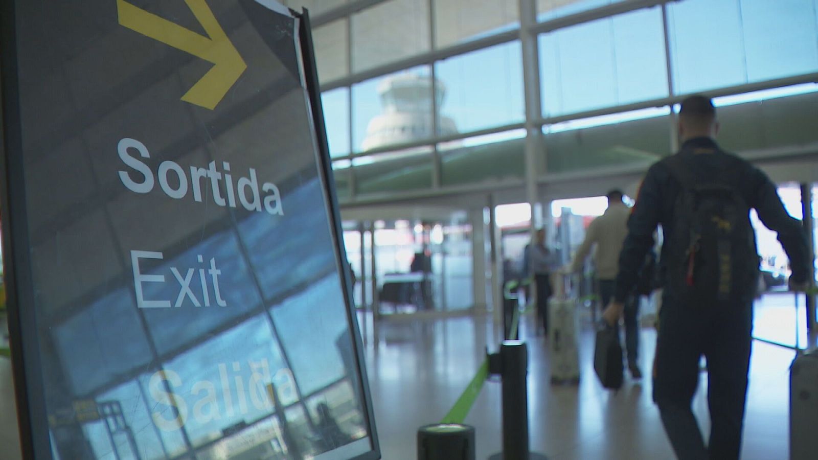 L'estrès postvacances arriba amb refredats, mal de cap i migranyes - L'Informatiu | Veure