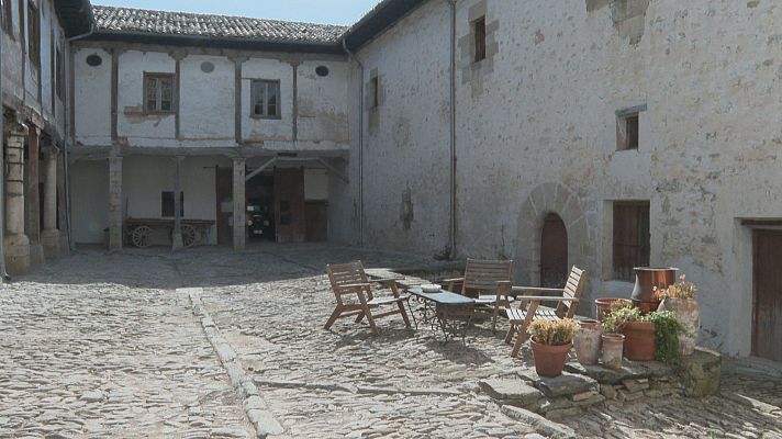 Telenavarra - La exposición de Carlos Ciriza revive el Palacio de Elio