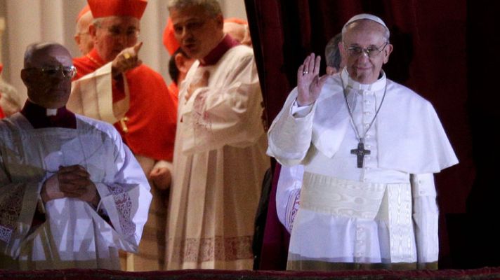 Telediario 1 - El argentino Jorge Mario Bergoglio, Francisco, el papa número 266 de la historia del catolicismo