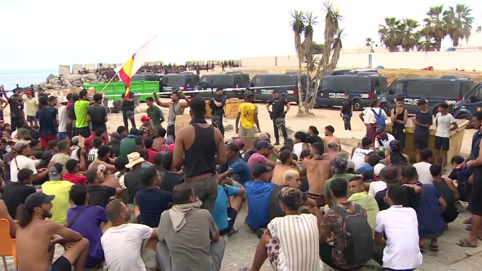 Crisis migratoria en Ceuta: asilo y tensión institucional - Telediario 1 | Ver