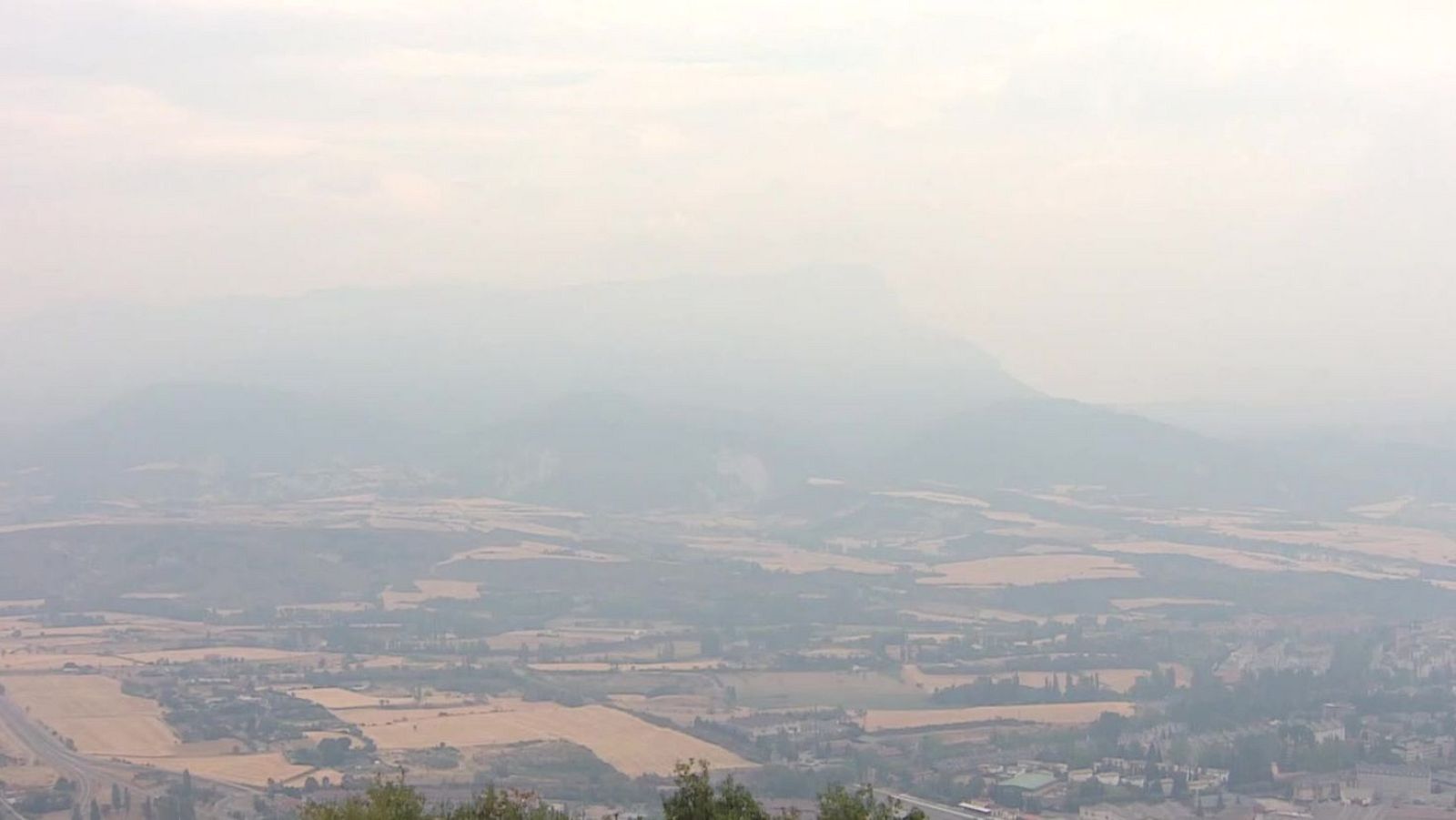 El incendio de Las Peñas de Riglos evoluciona favorablemente tras una semana combatiendo el fuego - Noticias Aragón | Ver