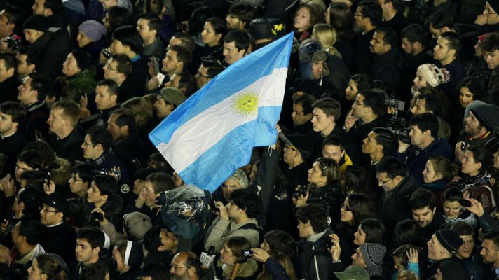 Telediario 1 - Así han vivido los fieles la elección del papa Francisco