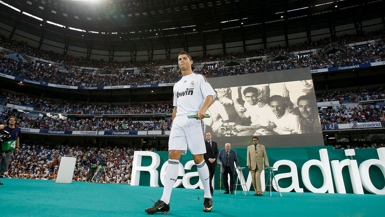 Se acaban las presentaciones multitudinarias en el Real Madrid - Teledeporte | Ver