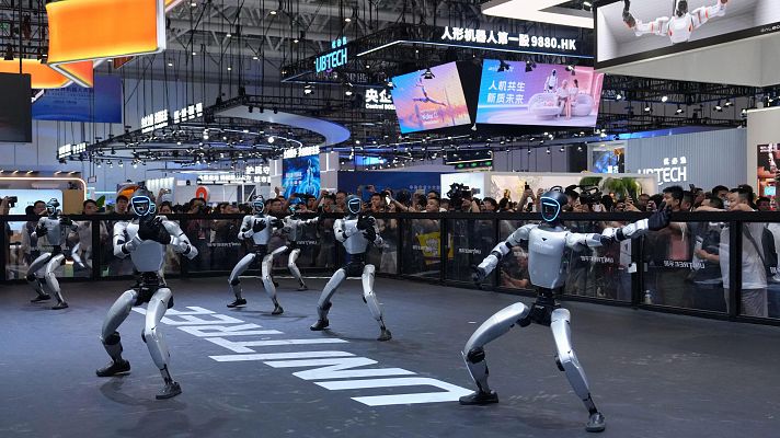 Telediario 1 - Locura inversora por los robots humanoides