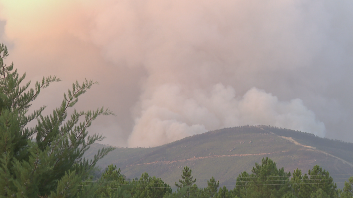 Noticias de Extremadura - Un incendio en Las Hurdes quema al menos 2.200 hectáreas