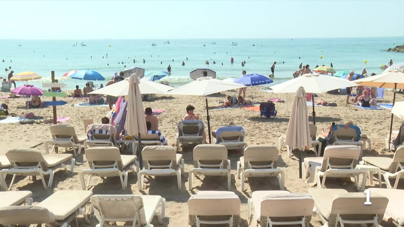 Ampliar el socorrisme a les platges, un repte davant les onades de calor