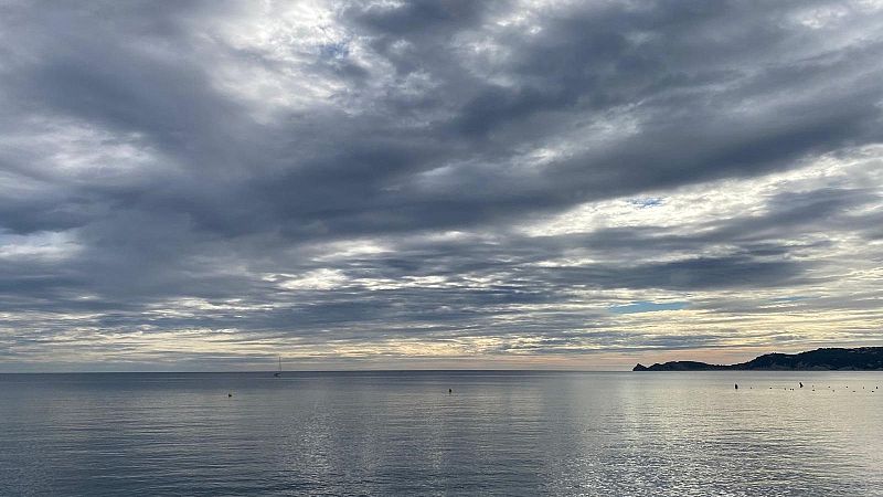 Las tormentas descargan en la Comunidad Valenciana con fuertes lluvias y rachas de viento