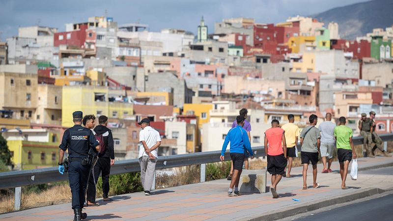 Varias comunidades del PP critican el traslado a la Península de 500 niñas migrantes de Ceuta