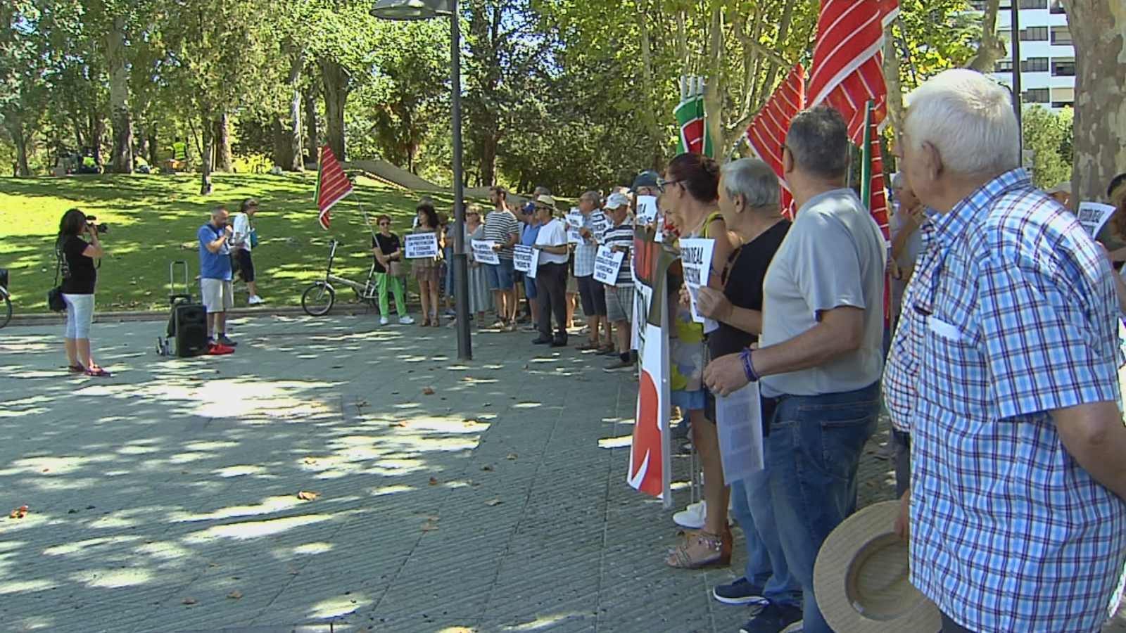 La plataforma "Nuestra tierra vuelve a arder" celebra una concentración en Zamora para exigir más medios en la lucha contra el fuego