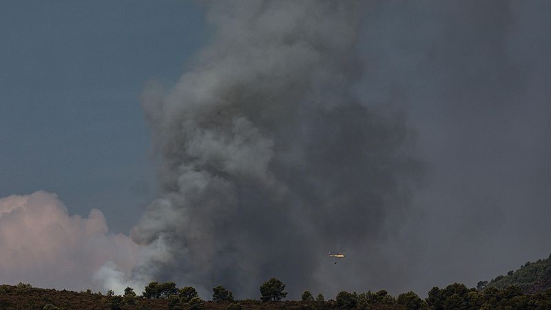 La Generalitat activa el nivel 2 en el incendio de Segorbe (Castellón) y ordena evacuar la localidad de Gátova | Ver ahora