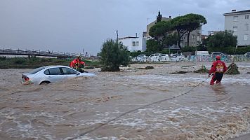 Al menos siete heridos y 400 evacuados en Tarragona por las fuertes lluvias