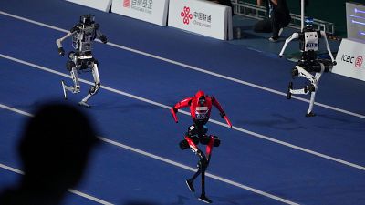 Un robot chino corre m�s r�pido que Usain Bolt