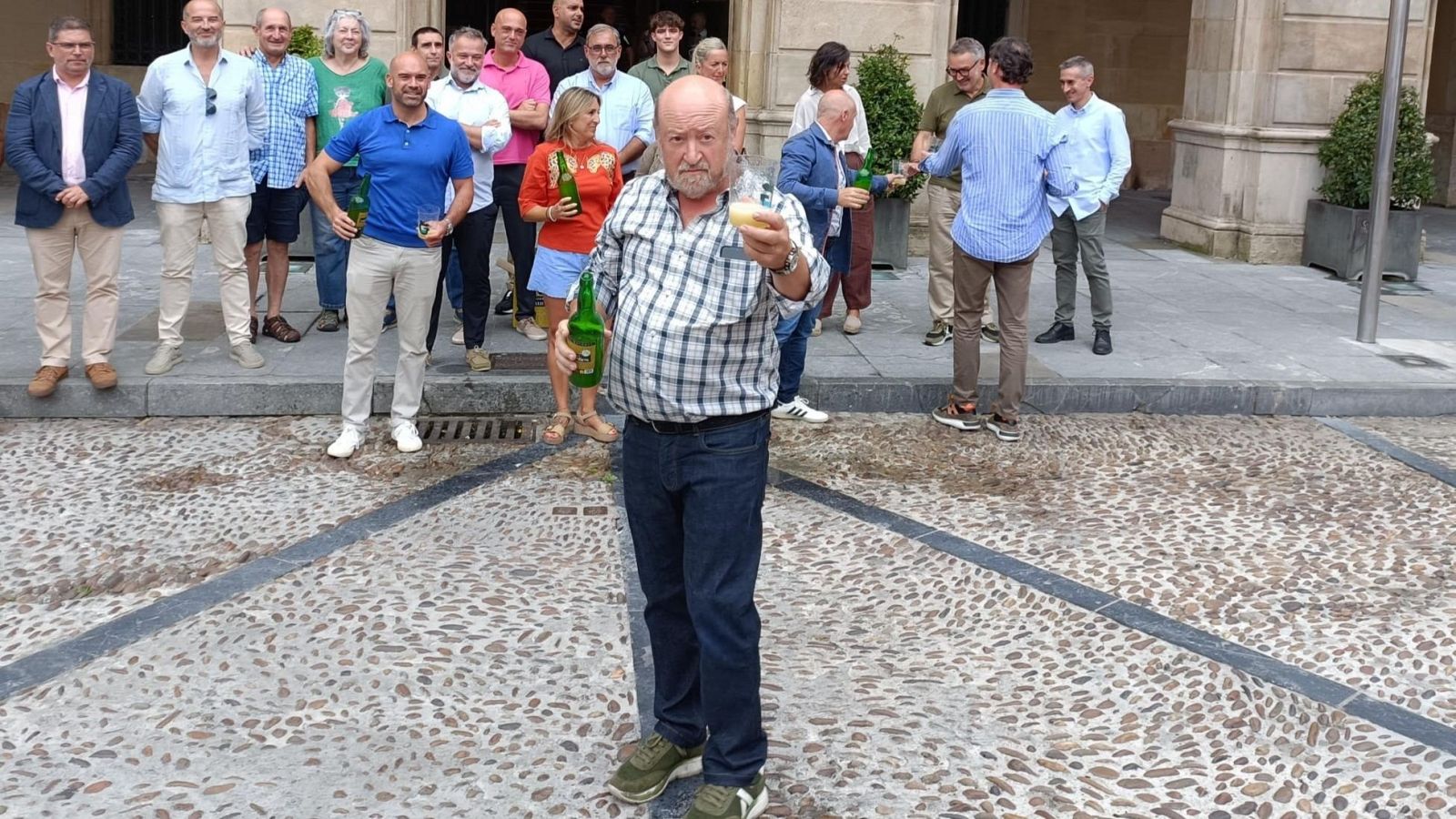 El llagar Canal gana el "Elogio de Oro" y el "Tonel de Oro" en la XXXV Fiesta de la Sidra Natural de Gijón - Panorama Regional | Ver