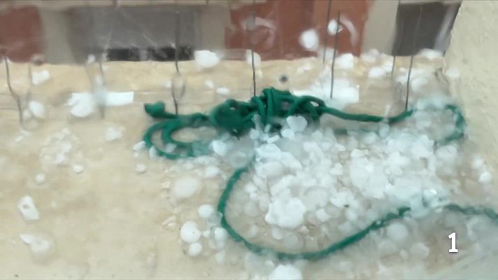 L'Informatiu - La pedregada deixa destrosses i inundacions a Tarragona