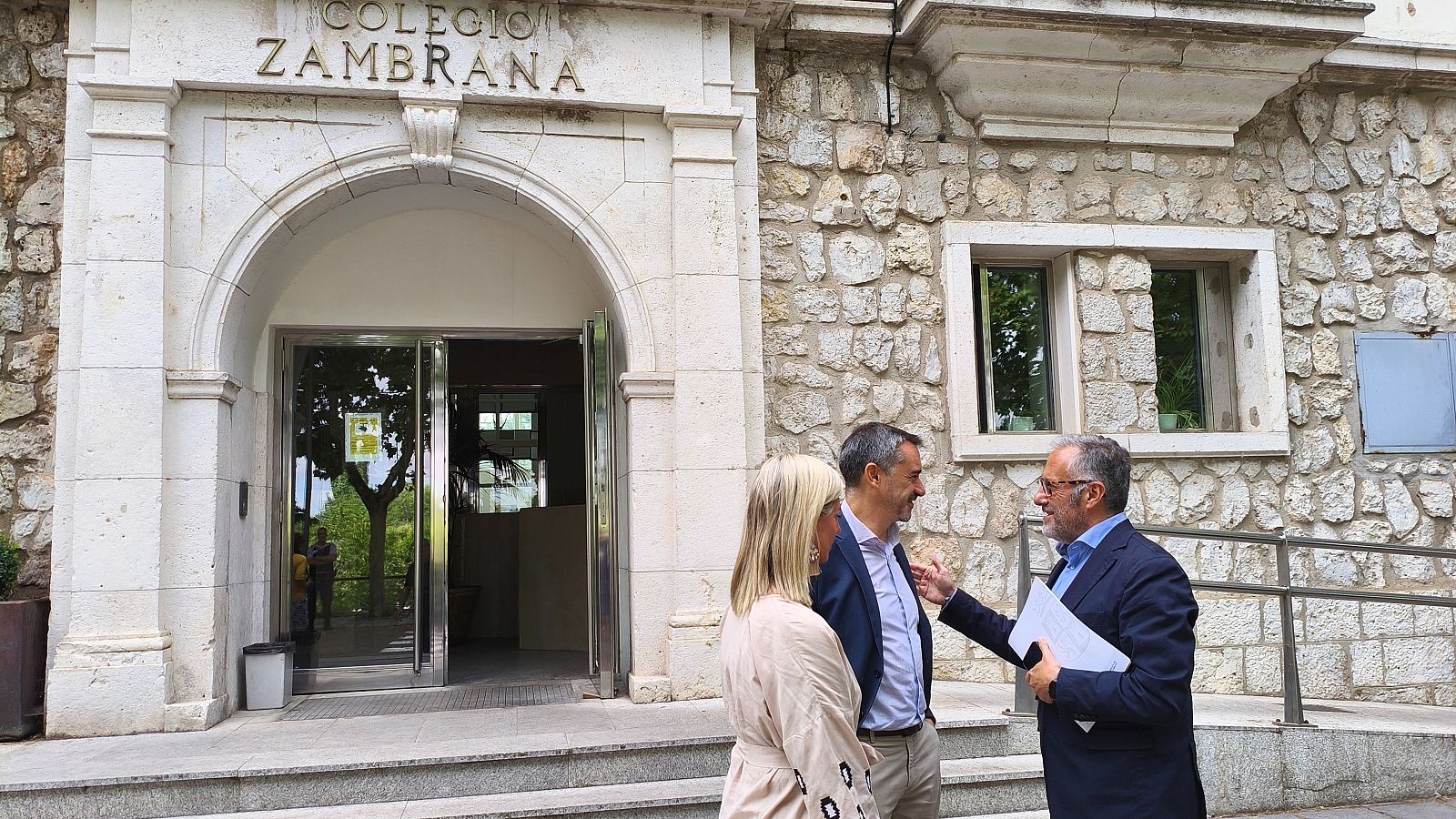 Carlos Pollán traslada aumentar el personal del centro de menores Zambrana, de Valladolid - Noticias de Castilla y León | Ver