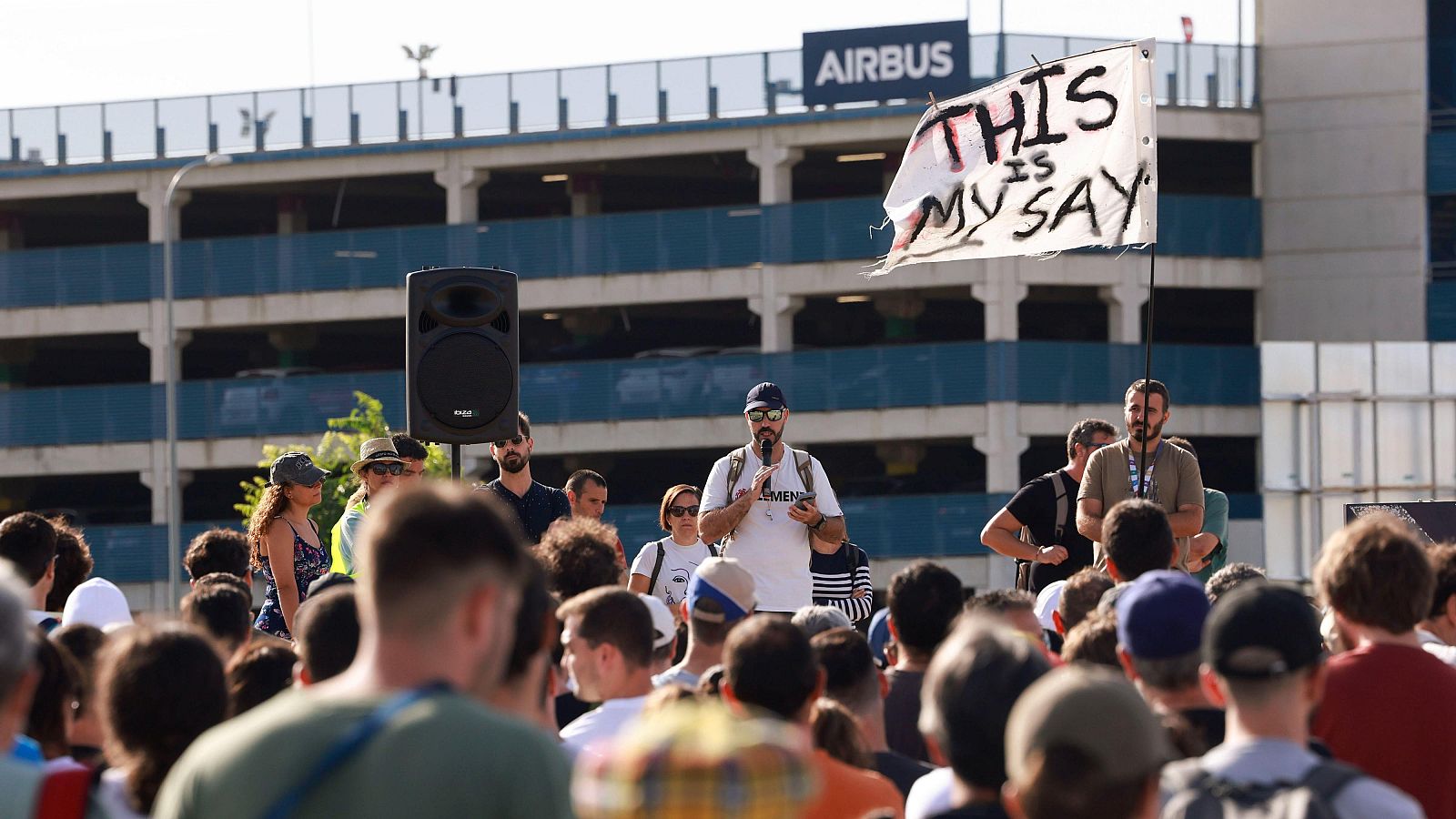 Los trabajadores de Airbus reanudan la huelga - Telediario 1 | Ver vídeo