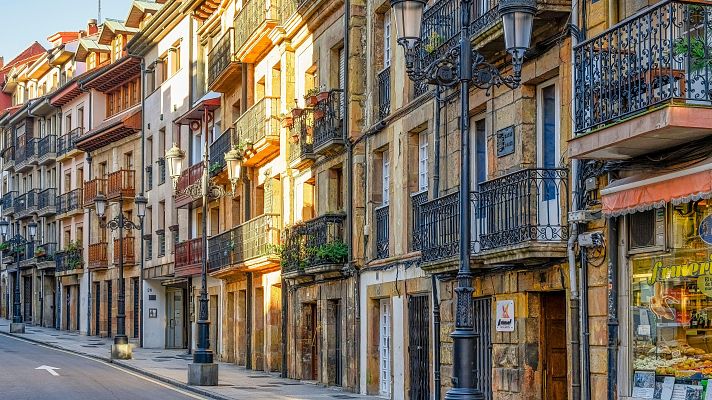 Panorama Regional - En la capital asturiana se ha incrementado el precio de una habitación compartida en un 9% en 2026