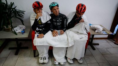 As� se vivi� la granizada de la Vuelta desde el pelot�n