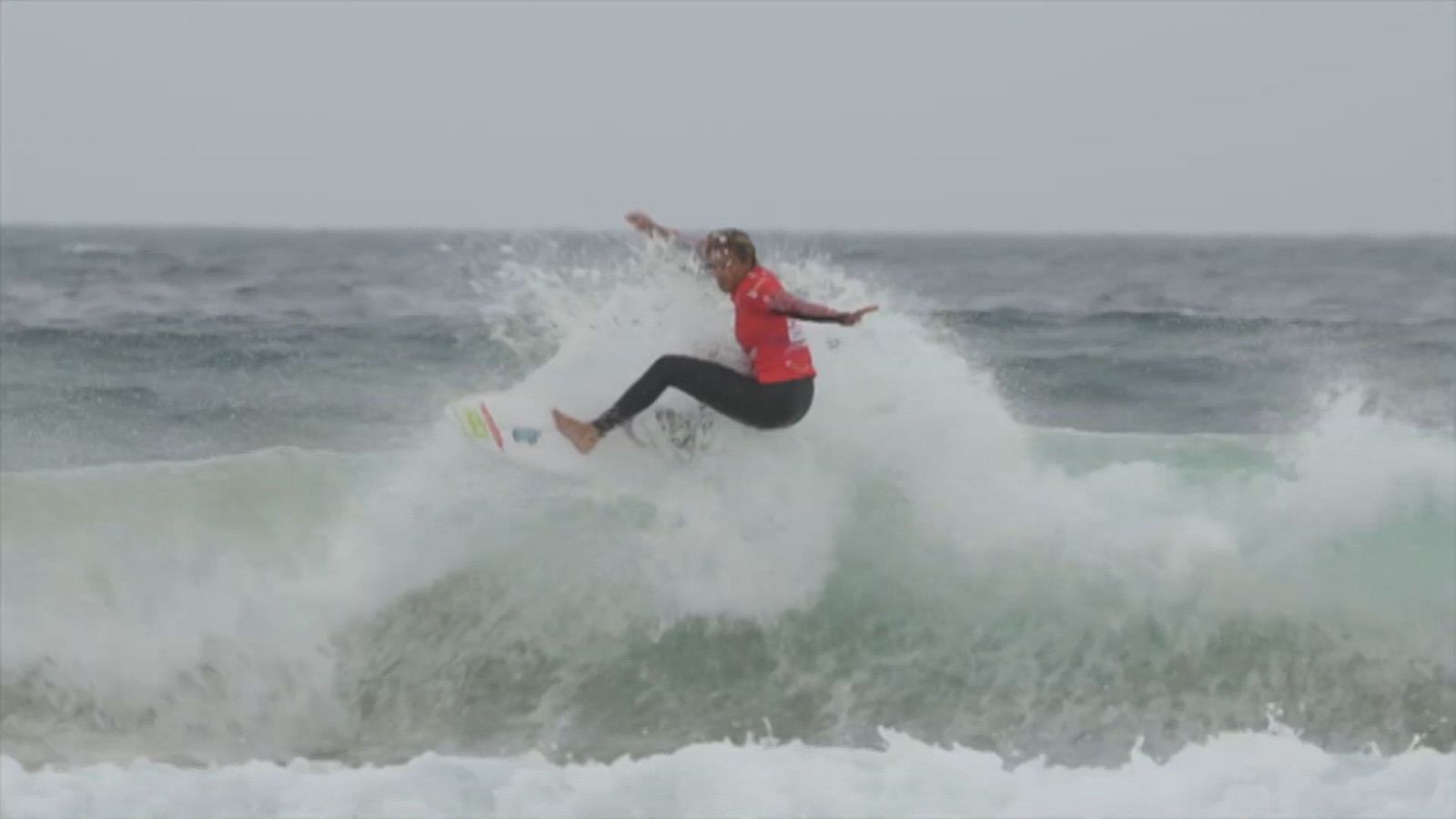Pantín, na Coruña, recibe a unhas 100.000 persoas polo surf - Telexornal - Galicia | Vexa