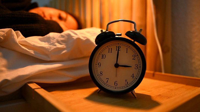 Dormir ocho horas no es una regla universal: una revisión científica concluye que las necesidades de sueño varían según cada persona