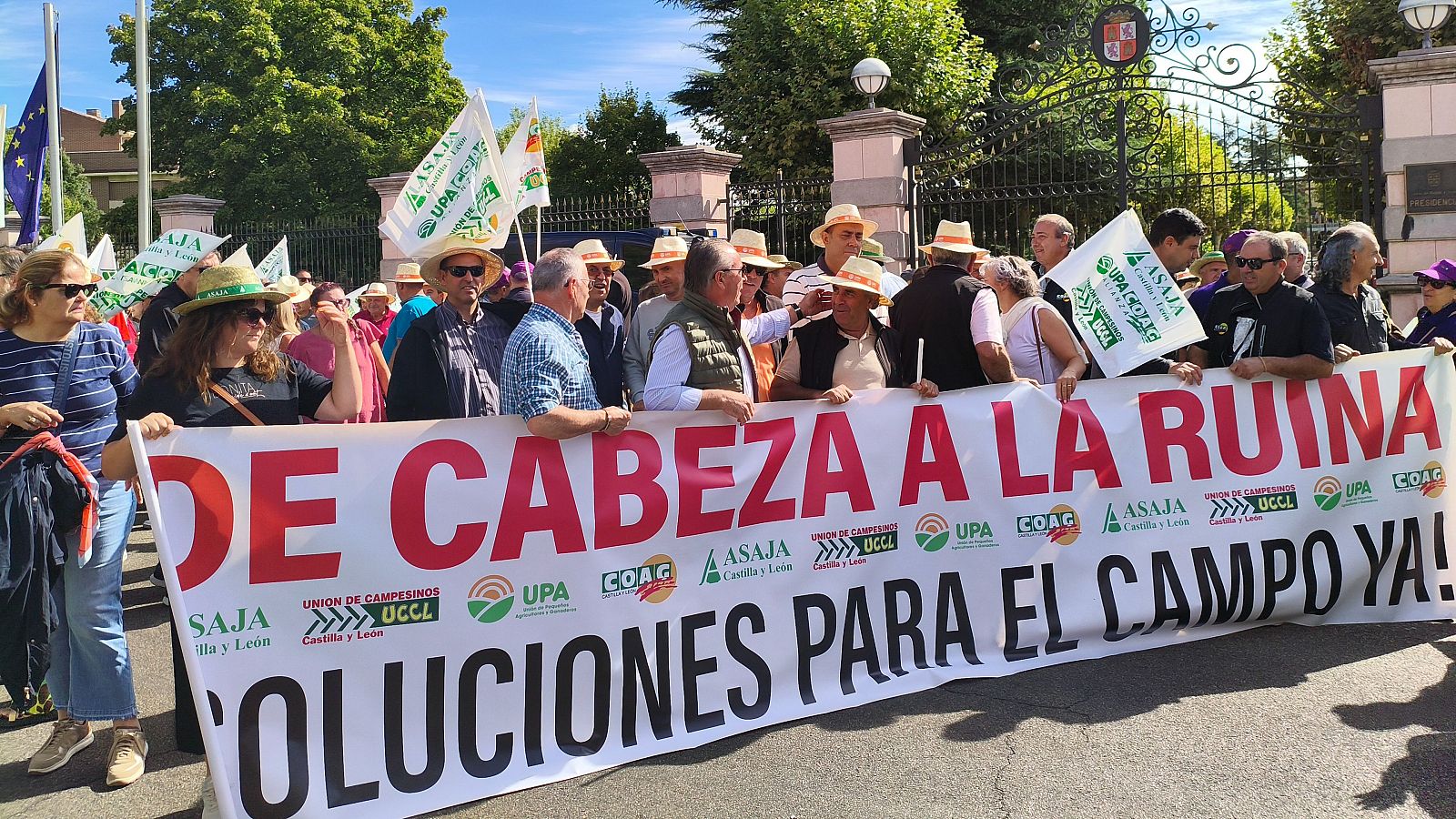 Los agricultores se movilizan en Valladolid para salvar el campo