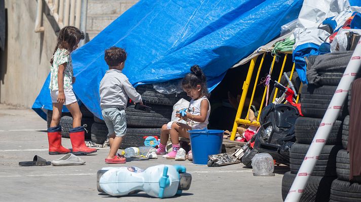 Telediario 1 - Identificados 1.500 menores en Ceuta, 700 de ellos niñas