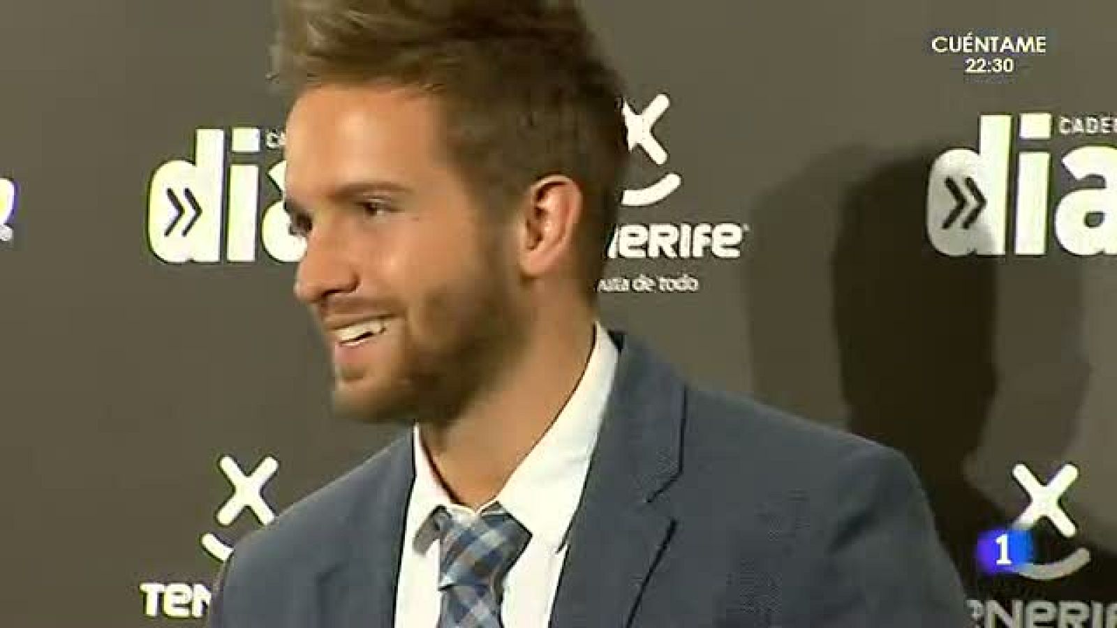 Noche de música y alfombra... verde - D Corazón | Ver