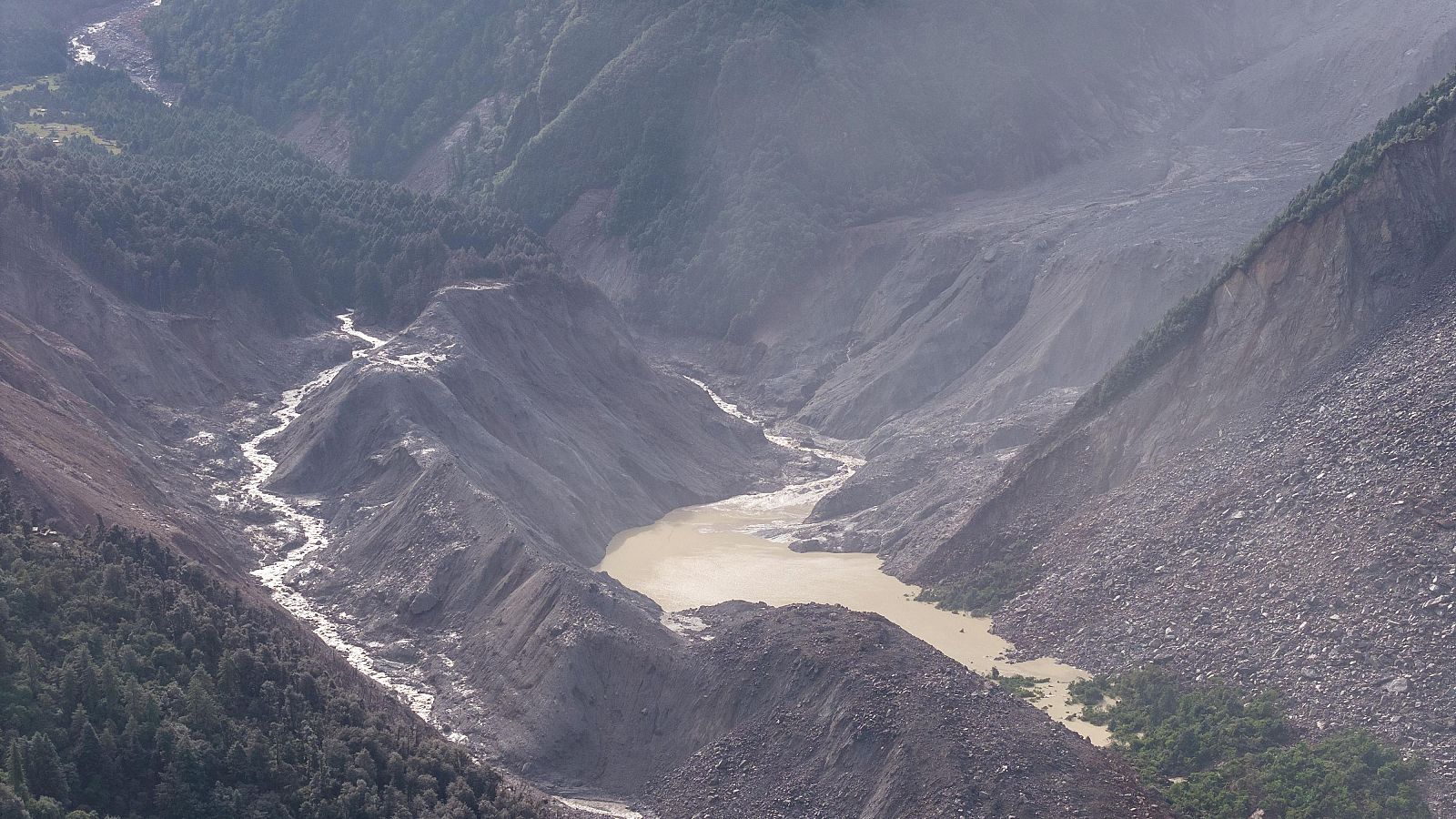 Glaciólogo, tras el desastre de Nepal: el cambio climático hace a los glaciares más vulnerables