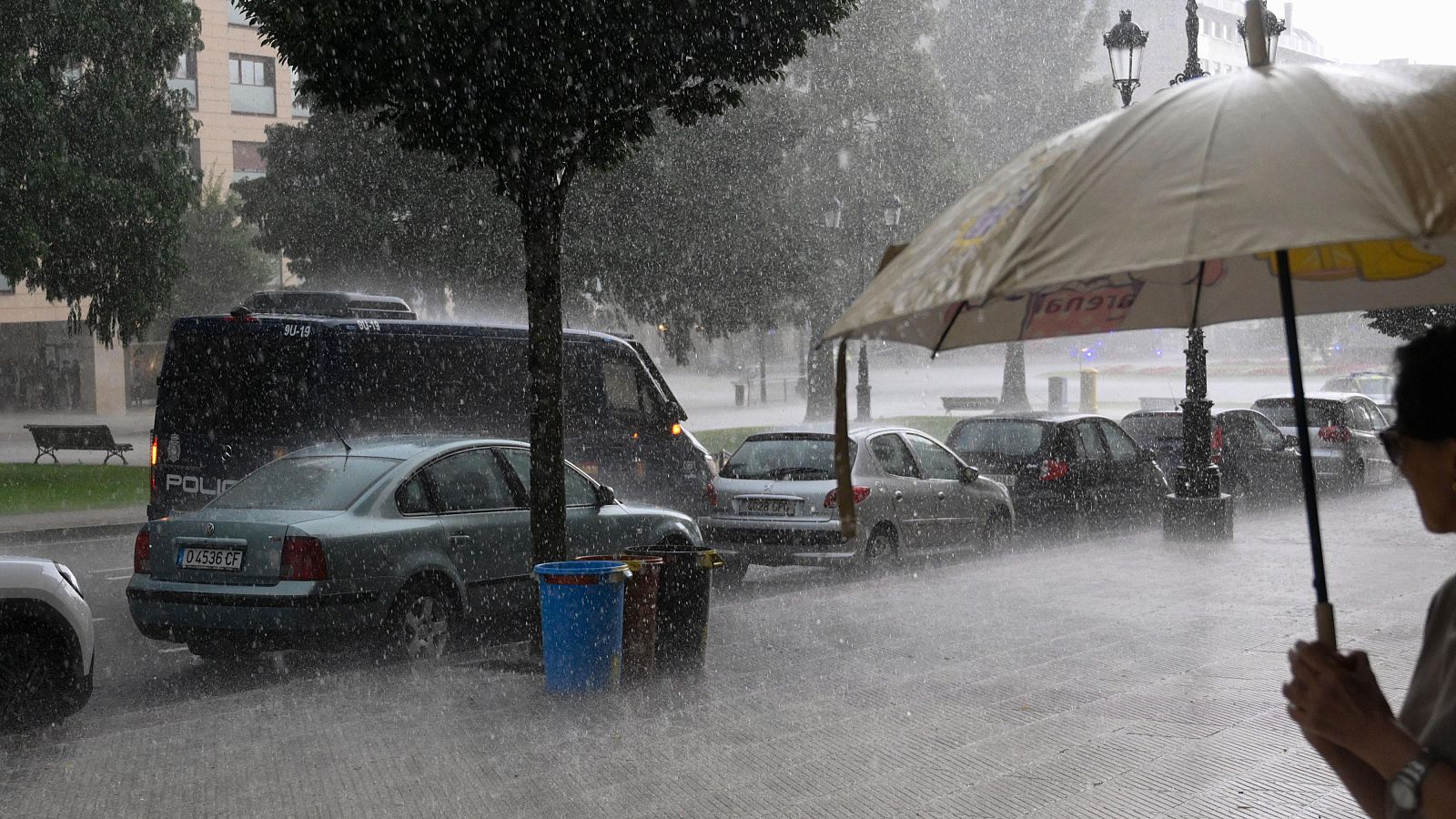 Daños en Asturias por una tromba de agua y un tornado | Ver