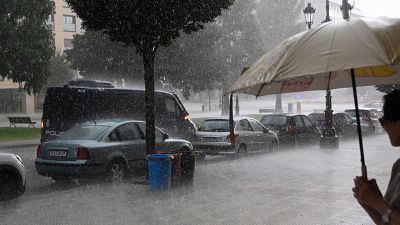 Un tornado y una fuerte tromba de agua dejan da�os en Asturias