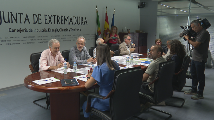 Noticias de Extremadura - Reunión sobre el abastecimiento de agua en Las Hurdes tras el incendio