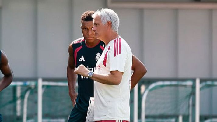 Mourinho pide el Bal�n de Oro para Mbapp�: "Ha hecho historia este verano"