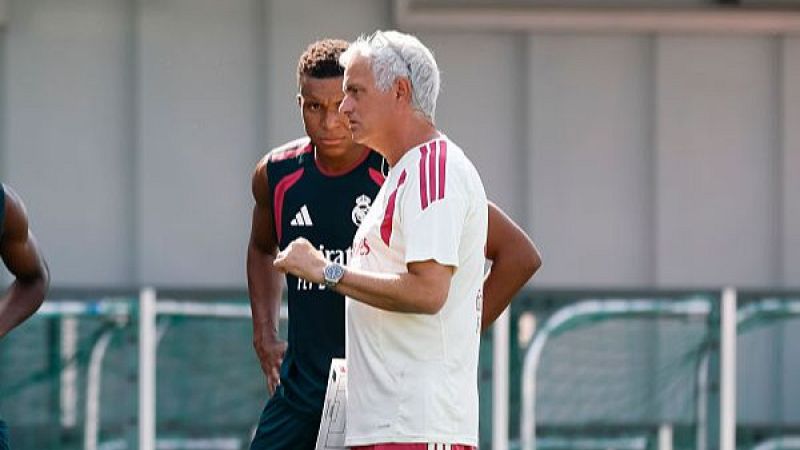 Mourinho pide el Balón de Oro para Mbappé: "Ha hecho historia" - Fútbol | Ver