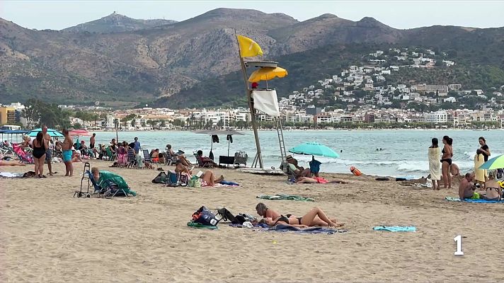 L'Informatiu - Catalunya tanca un estiu turístic de rècord malgrat la calor