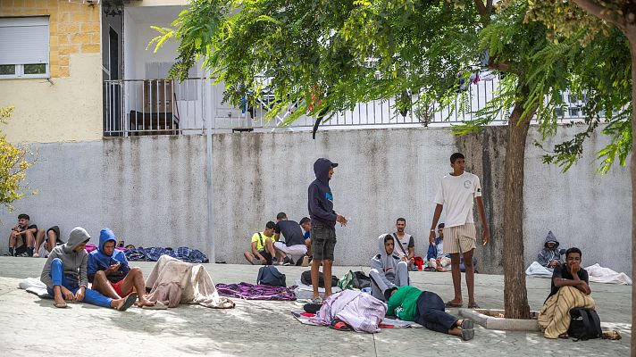Telediario Fin de Semana - Un mes después de la entrada masiva hay unos 1.500 menores en Ceuta