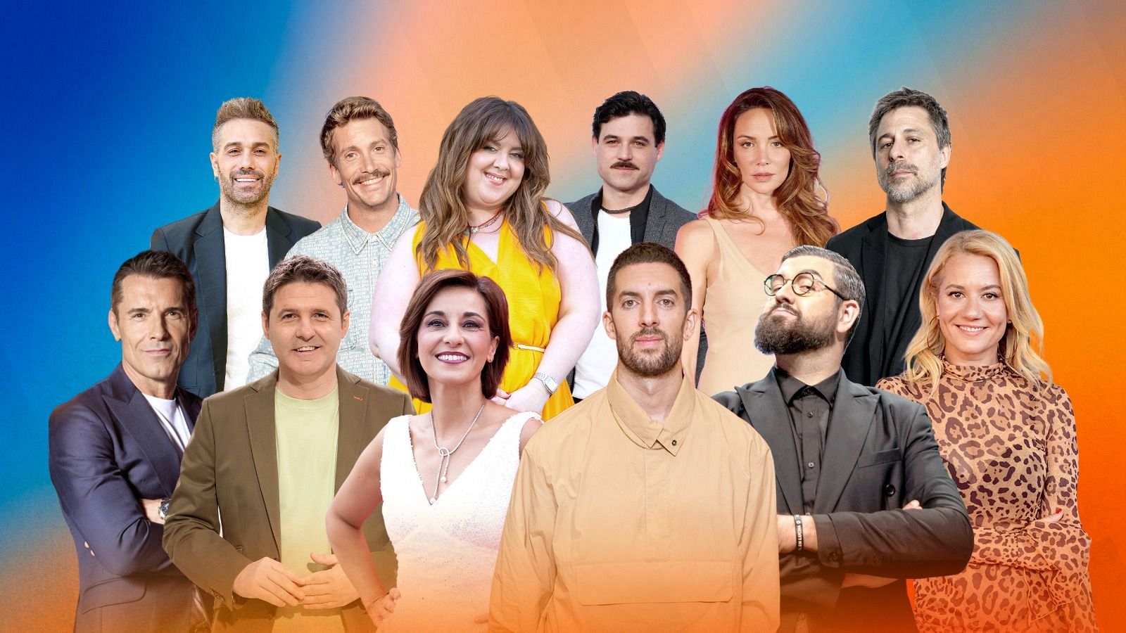 Once presentadores de televisión española posan sonrientes en dos filas sobre un fondo degradado de azul a naranja.