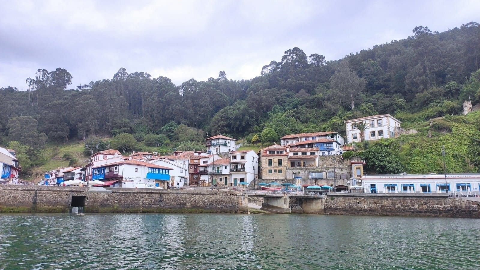 Foto de archivo de Tazones
