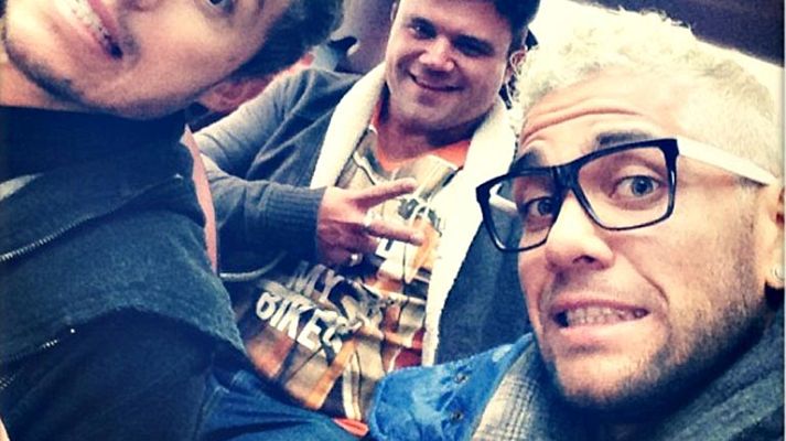 Telediario 1 - Dani Alves cumple con sus promesas