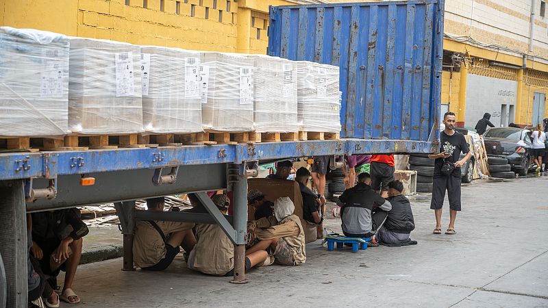 Sobrevivir en Ceuta: los migrantes siguen esperando una plaza | Ver